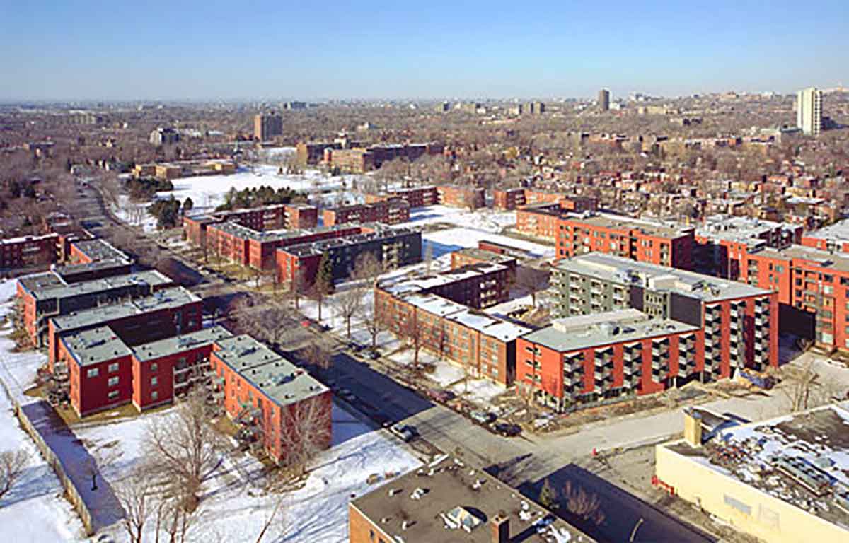 Geothermal gas heat pump for air conditioning of public housing