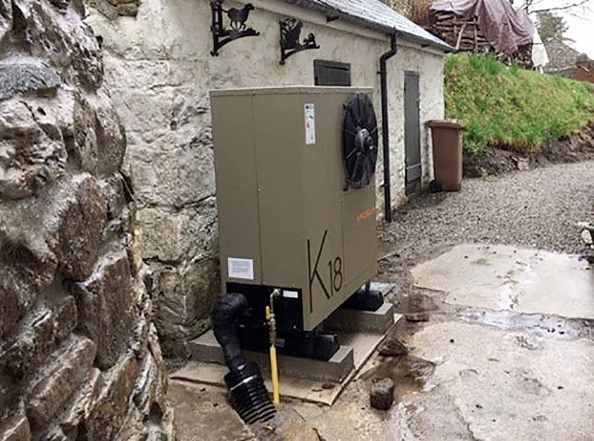 The state-of-the-art historic cottage with a K18 gas heat pump