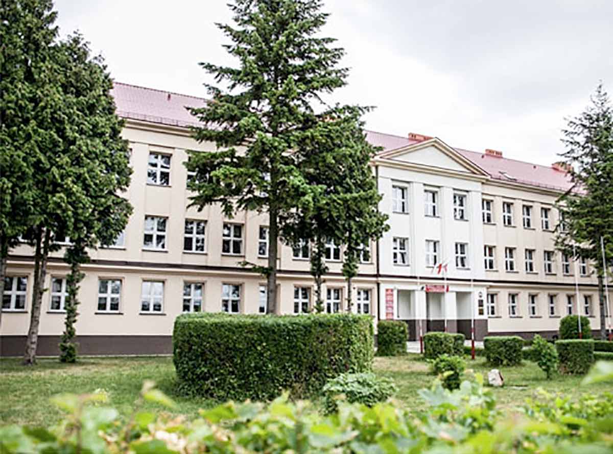 Effiziente Nutzung erneuerbarer Energien, die in einer polnischen Schule finanziert wurde