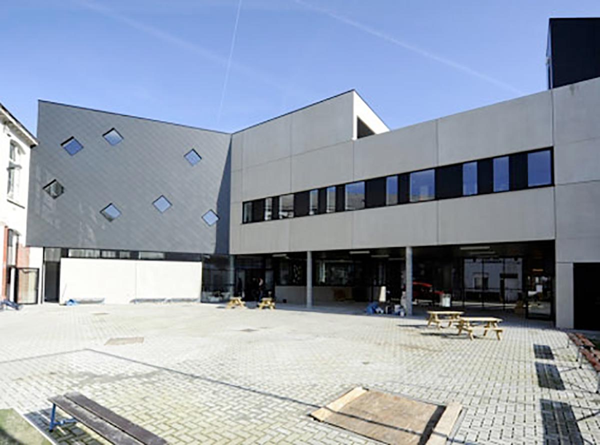 Energy upgrade of a Belgian school, without the need for back-up at low temperatures