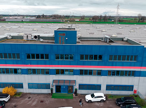 Hybrid efficiency for a sustainable logistics company